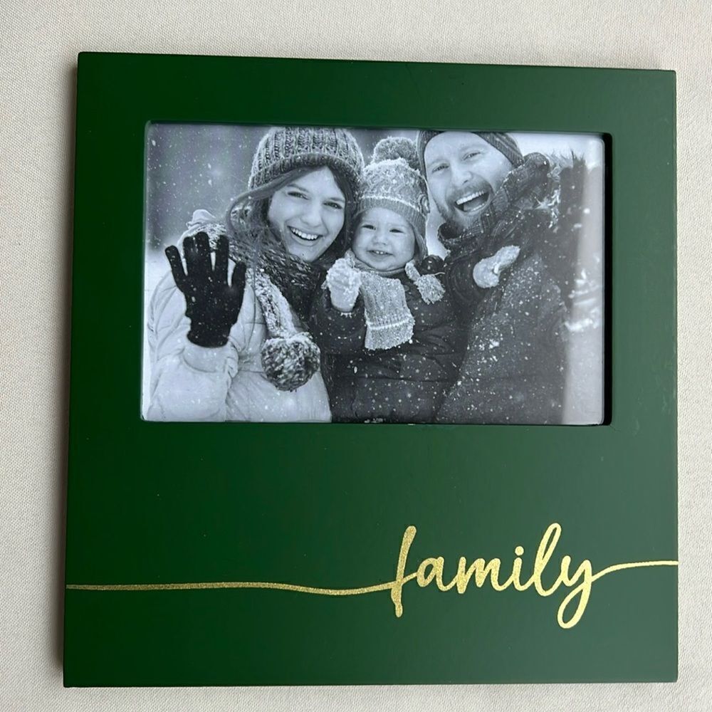 Green Family Photo Frame - Picture 1 of 3